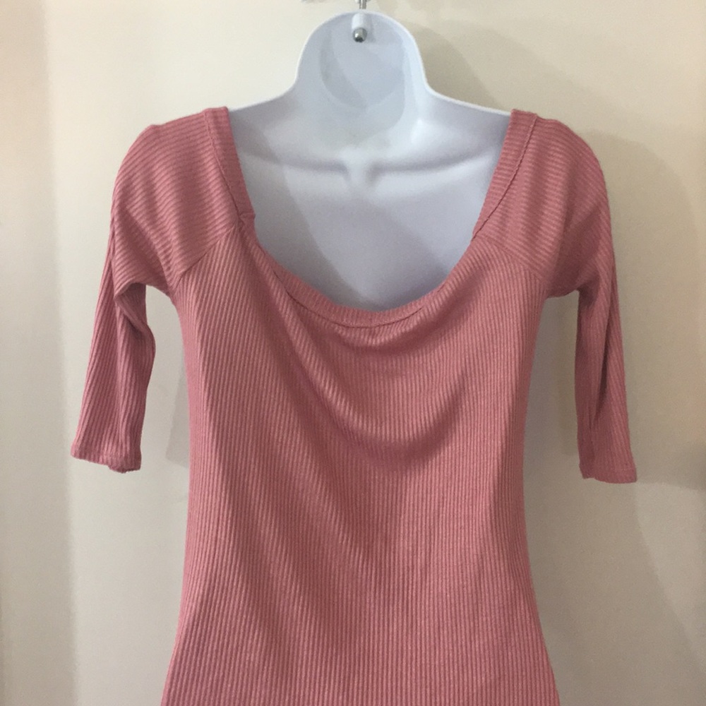 Pink top - Picture 3 of 4